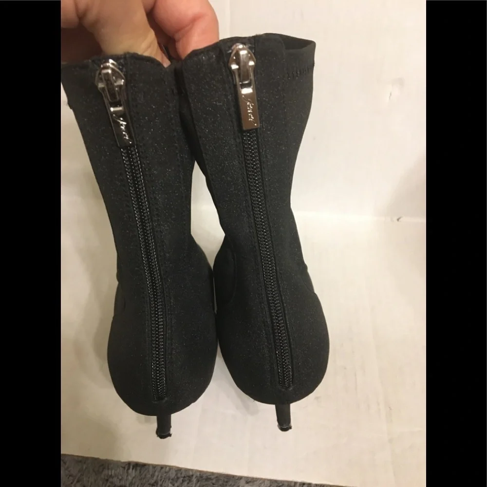 Jewel Badgley Mischka Sock Booties Sz 9